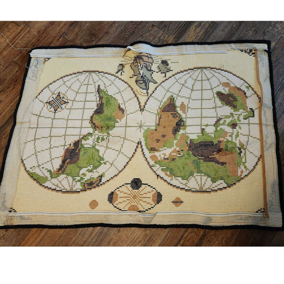Vintage Globe World Shag Latch Hook Tapestry Rug Wall Hanging - Picture 4 of 8